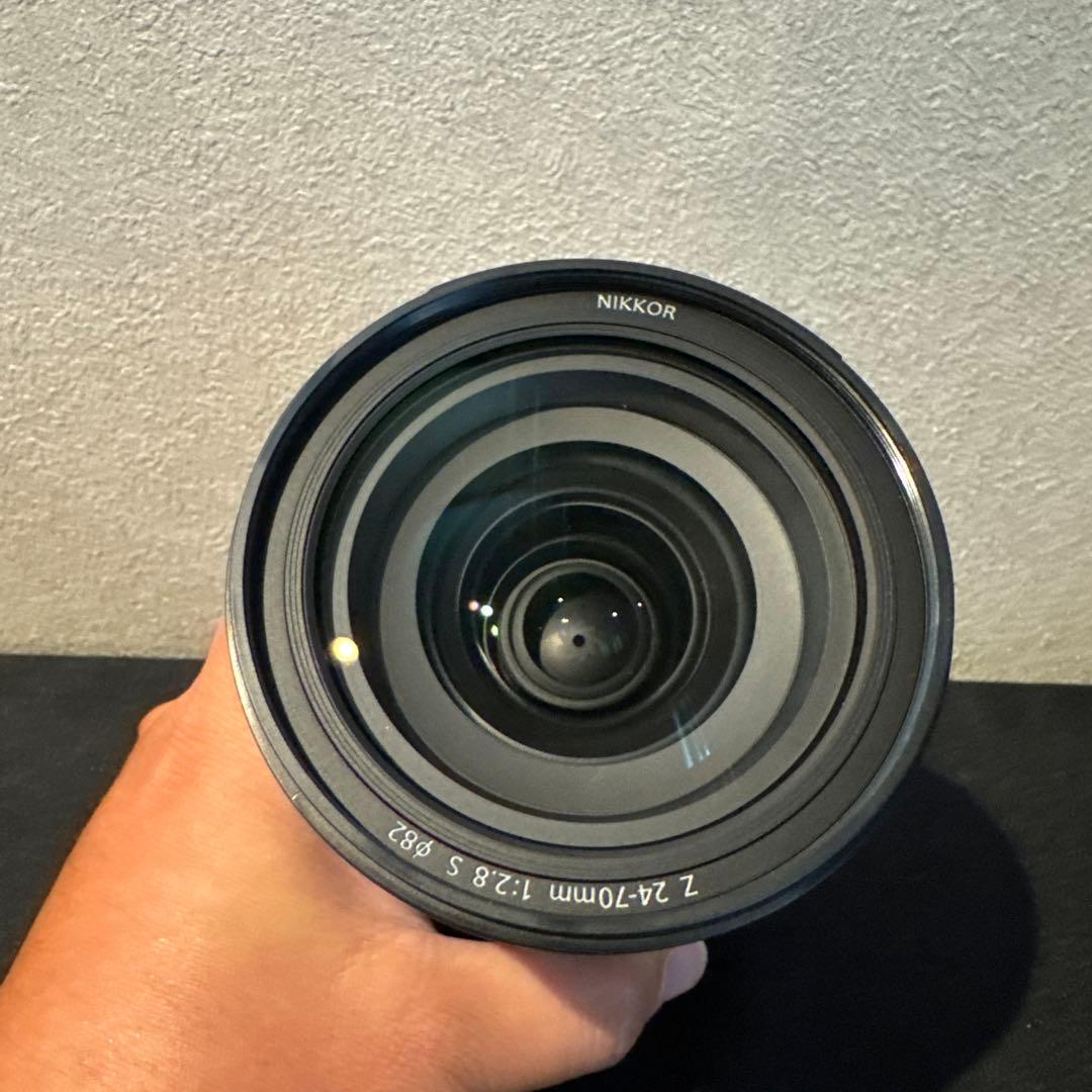 NIKKOR Z 24-70mm f/2.8 S ズームレンズ　レンズと説明書