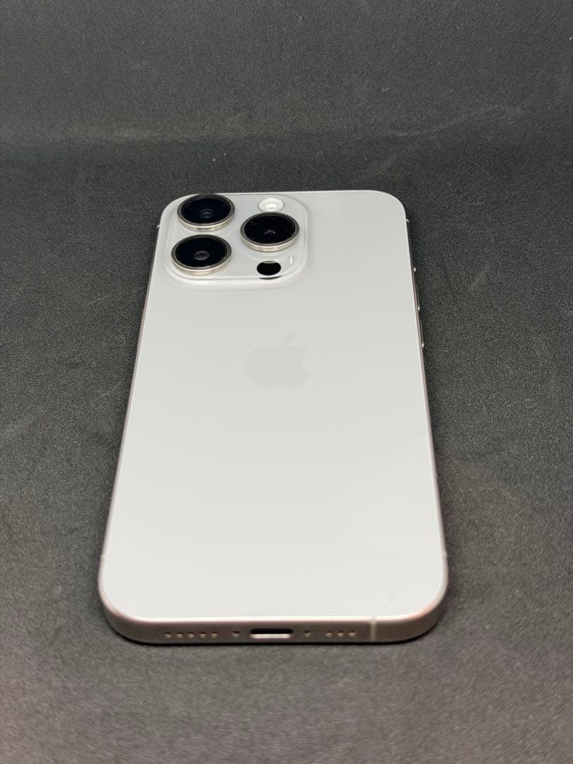 arintooo　iPhone 15 pro 256GB 極美品