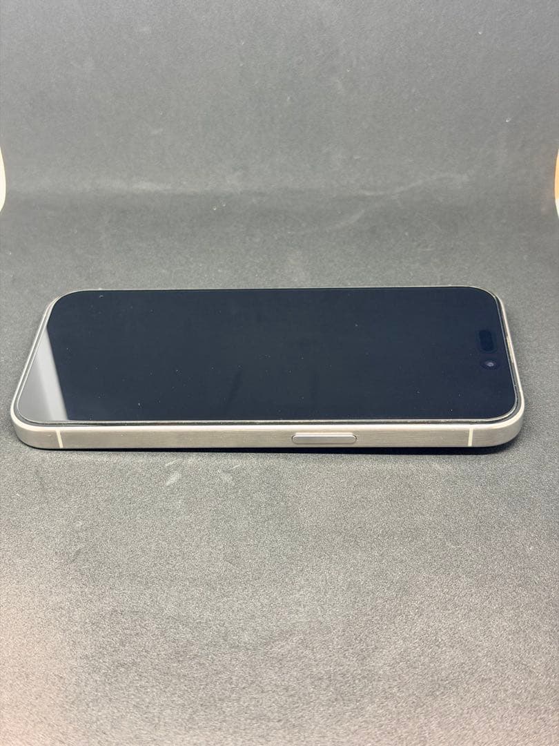 arintooo　iPhone 15 pro 256GB 極美品