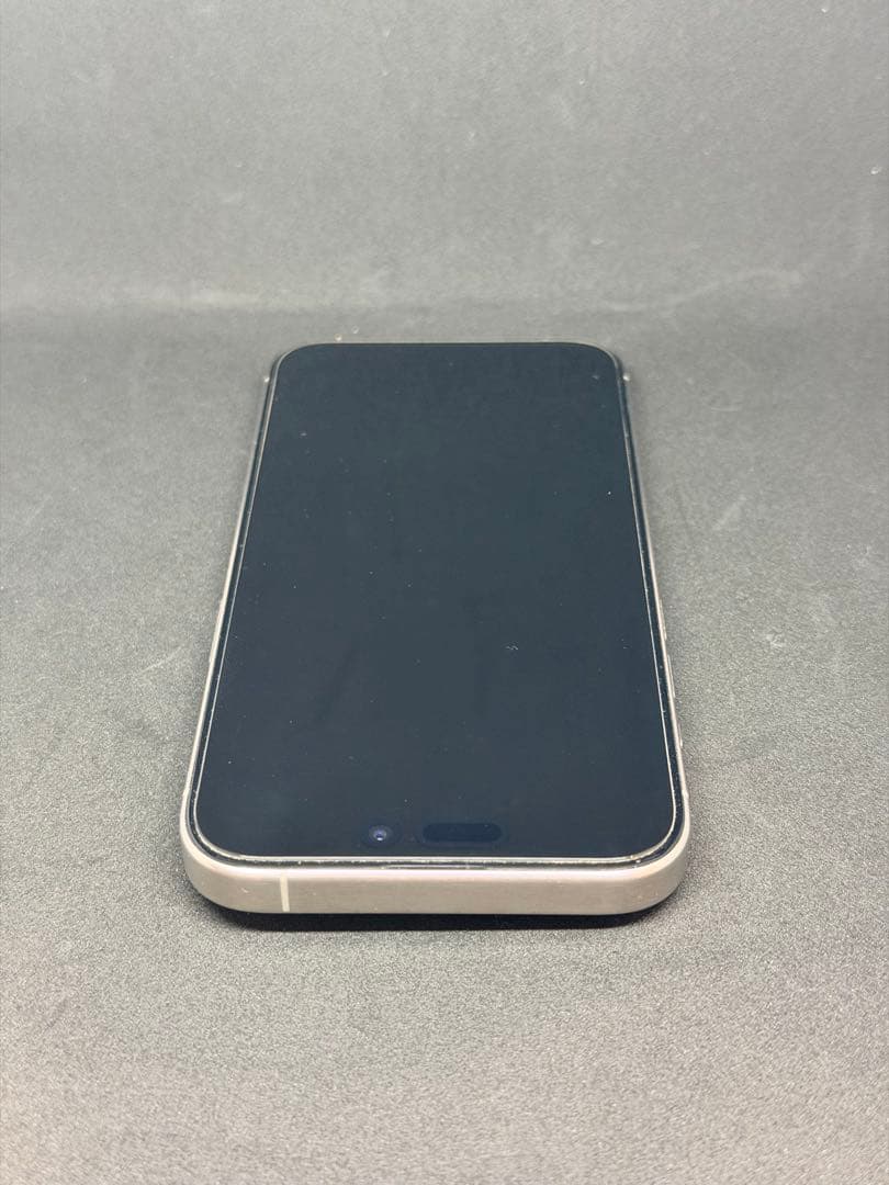 arintooo　iPhone 15 pro 256GB 極美品