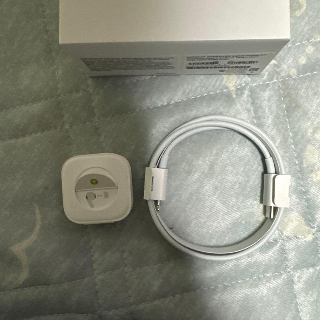 イヤホン Apple AirPods MLWK3J/A