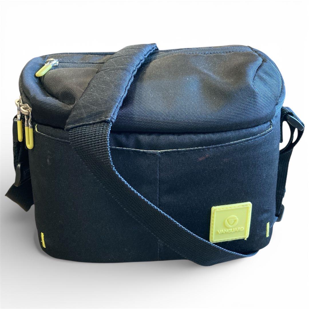 Canon EOS 70D 18-135mm レンズ付 Wi-Fi搭載 一眼レフ