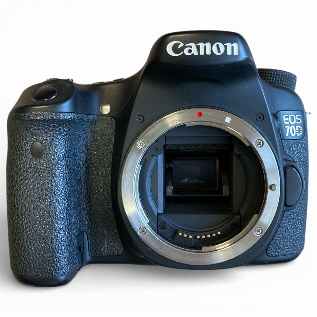 Canon EOS 70D 18-135mm レンズ付 Wi-Fi搭載 一眼レフ