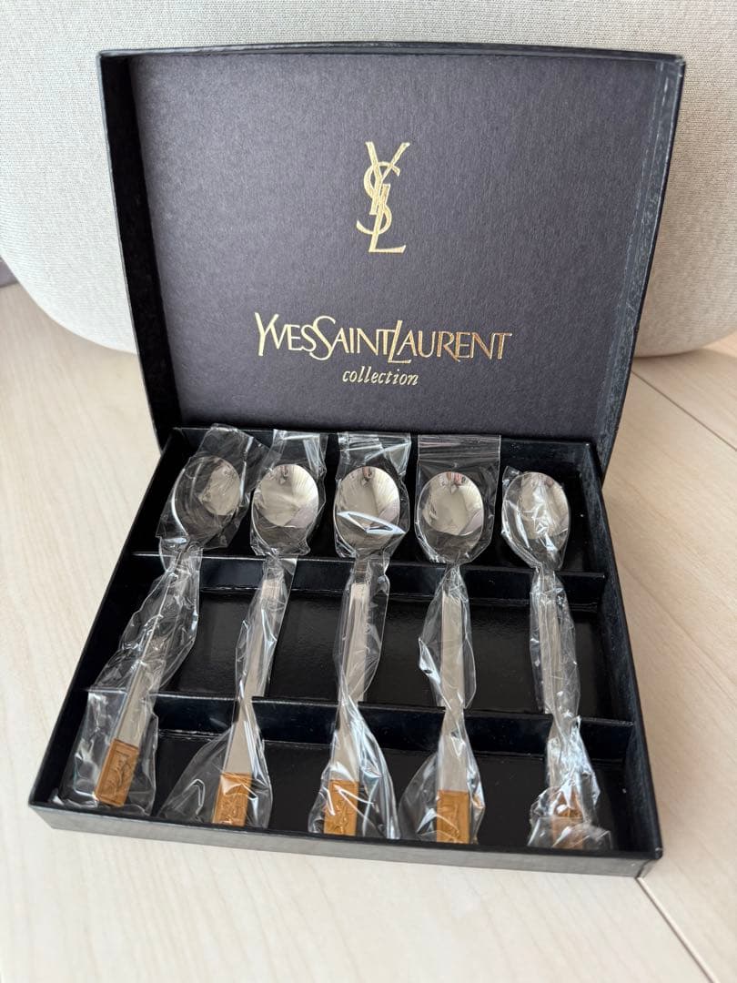 新品未使用　イブサンローラン　カトラリー　スプーンセット