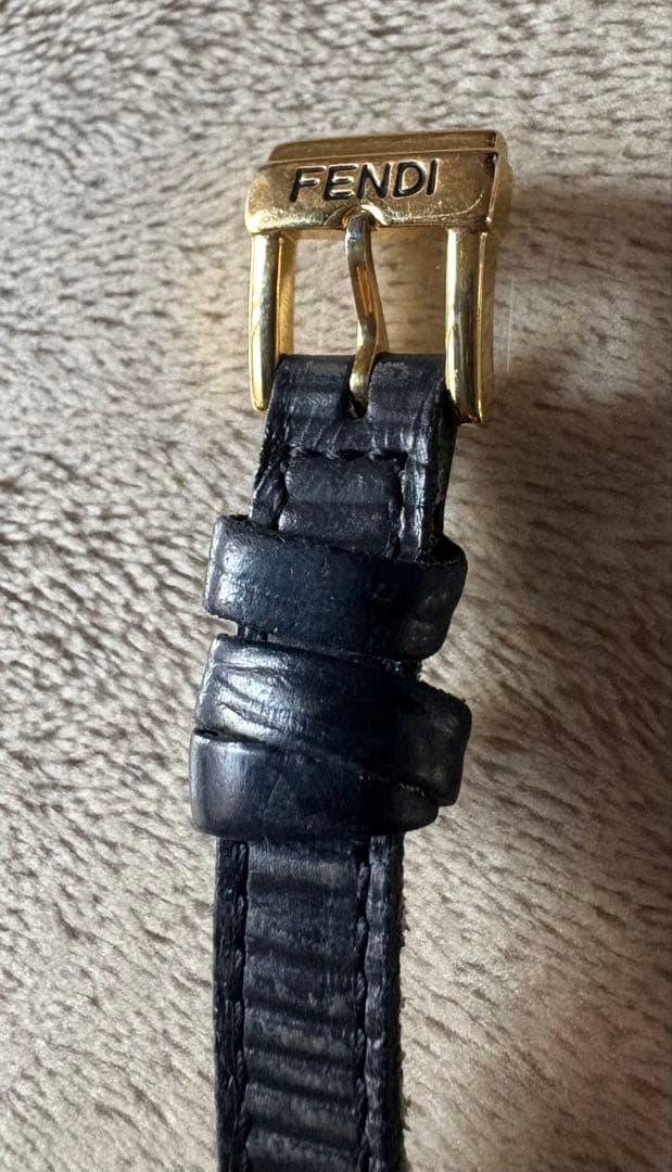 FENDI アナログ腕時計 ゴールド/ブラック