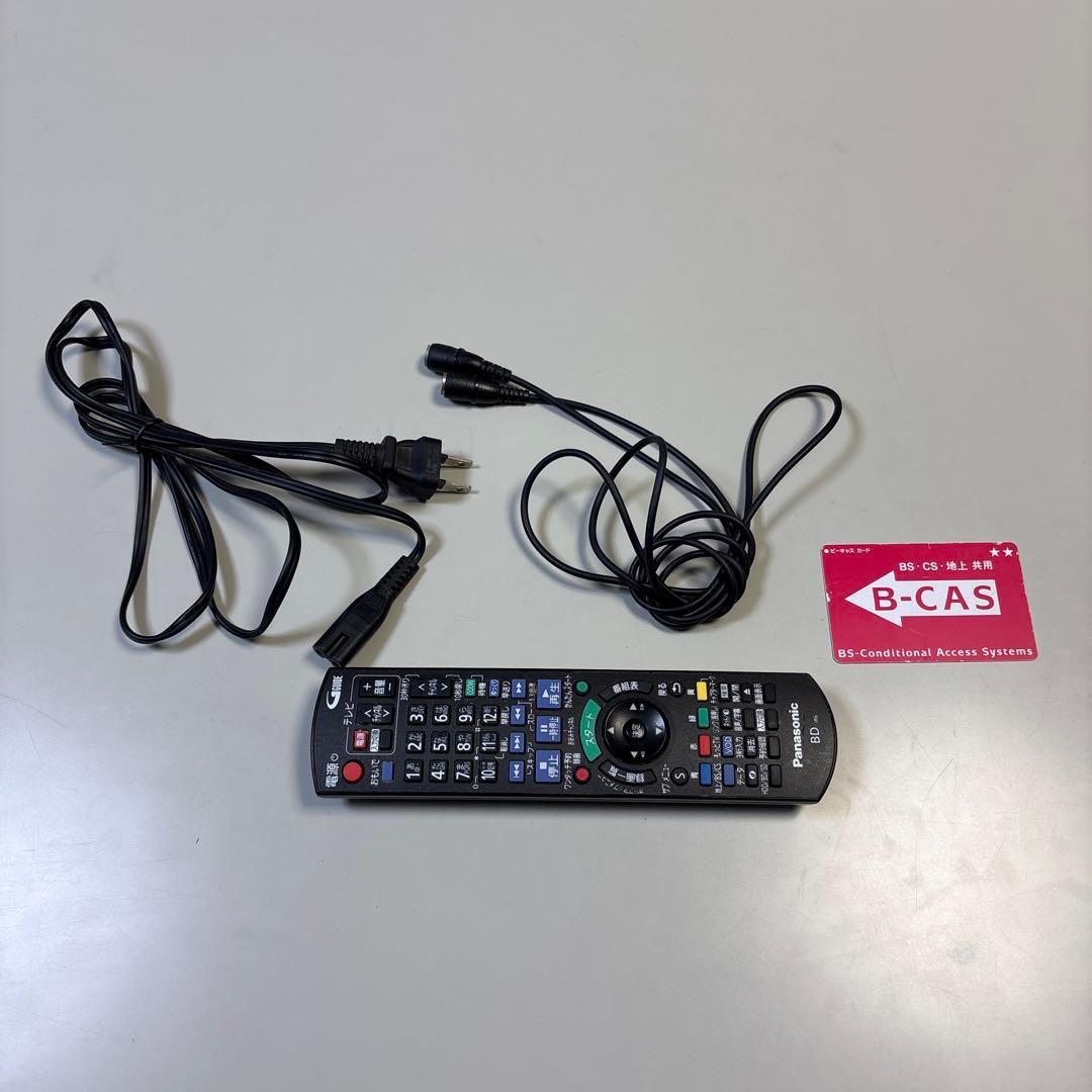 Panasonic ブルーレイレコーダー 本体とリモコン