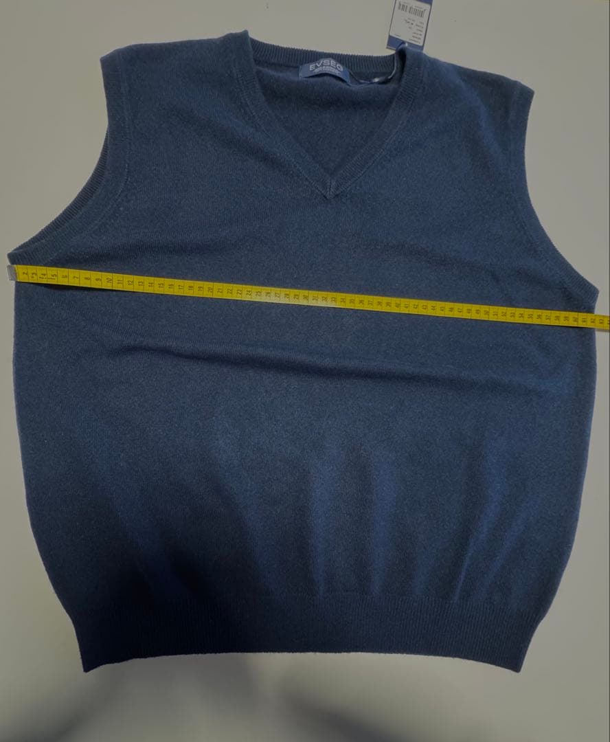 カシミヤ100%Vネックベスト