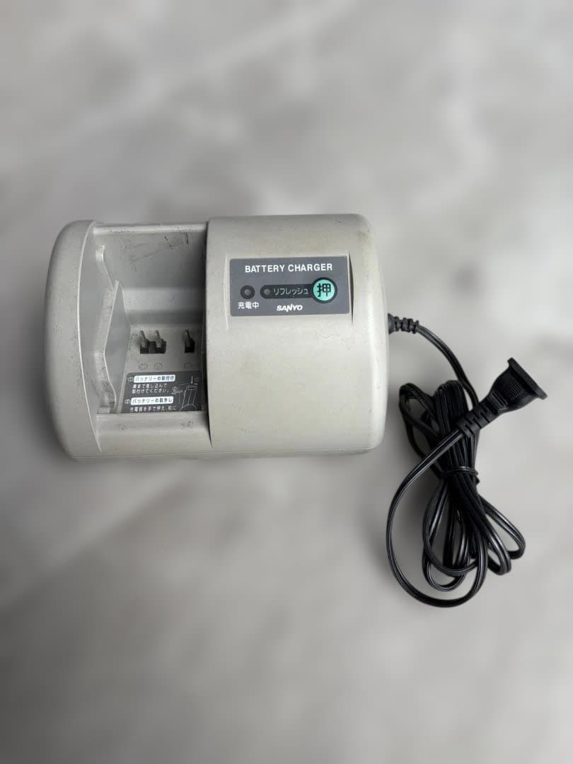SANYO エネループバイク　電動ハイブリッド自転車充電器　バッテリー2個付