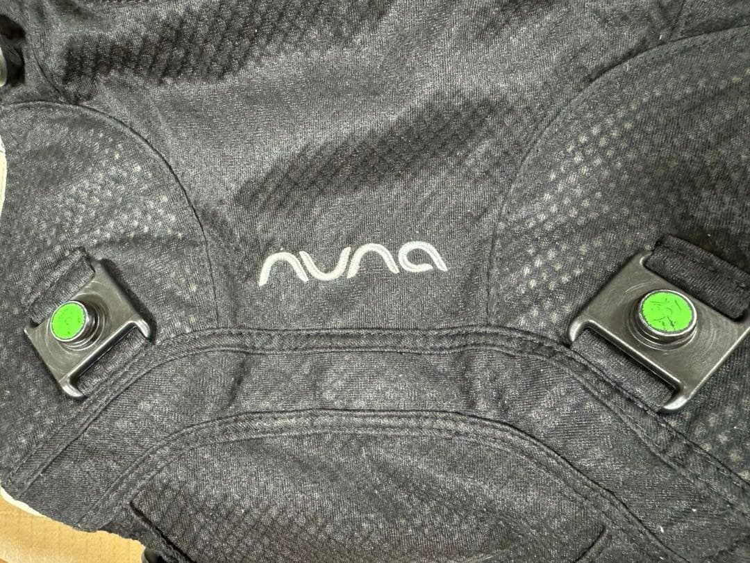 nuna カドルクリック　抱っこ紐　ブラック