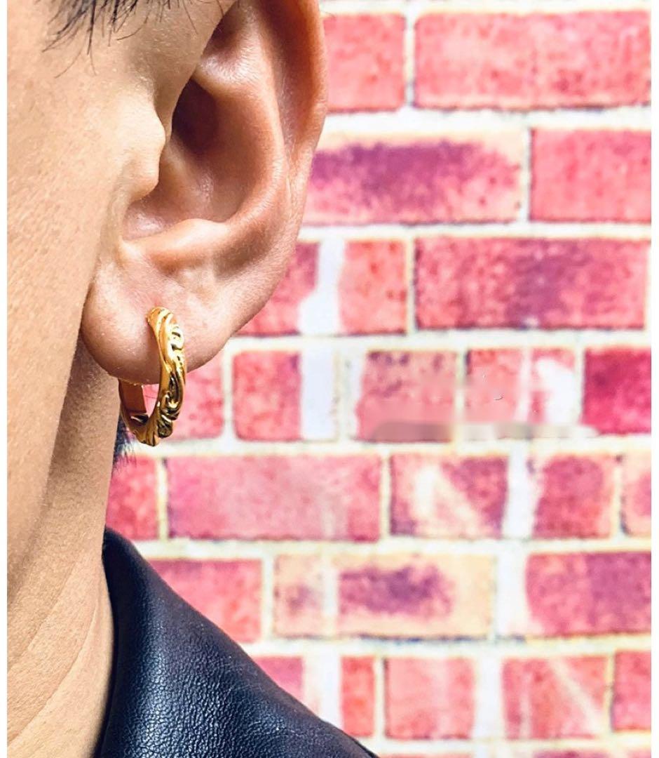 22k スクロールフープピアス　両耳　ゴールド　唐草　メンズ