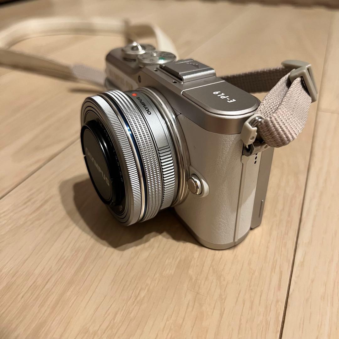 【21時まで】Olympus E-PL9 ミラーレス一眼 ホワイト 白 カバー付