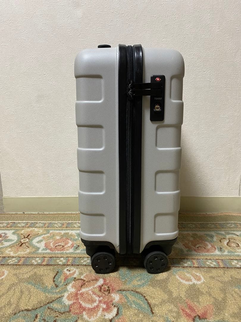 MUJI無印良品　バーを自由に調節できる　ハードキャリーケース（２０Ｌ）