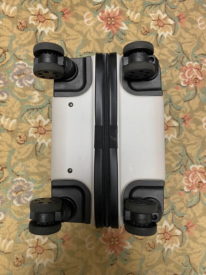 MUJI無印良品　バーを自由に調節できる　ハードキャリーケース（２０Ｌ）