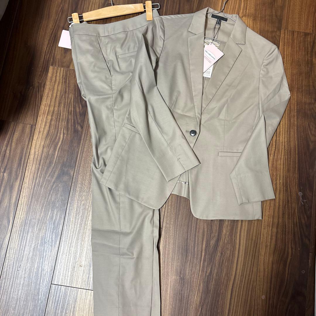 ICB レディーススーツ 上下セット 新品未使用