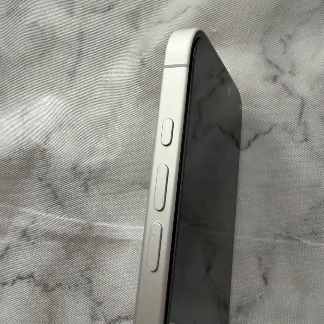 【美品】Apple iPhone 16 128GB ホワイト