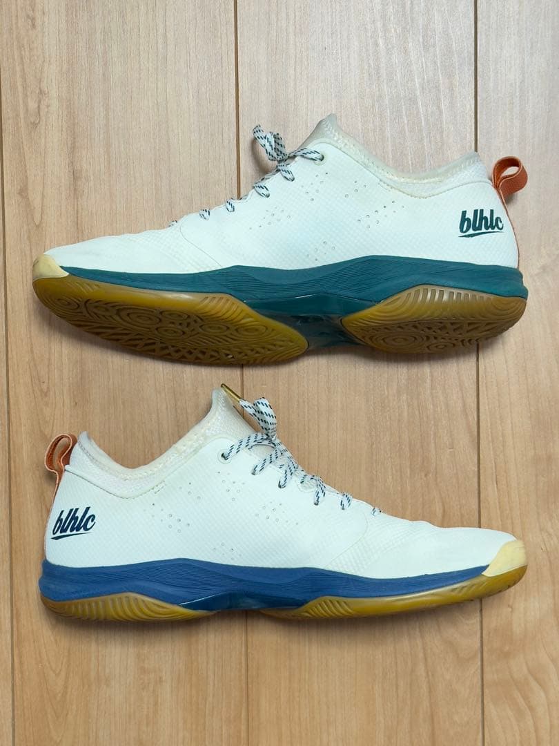 ballaholic バスケットボールシューズ　アシックス　グライドノバ