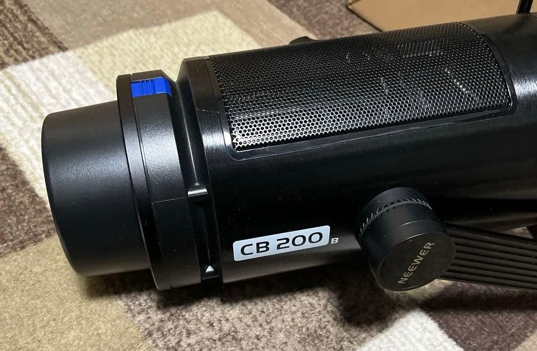 NEEWER CB200B 210W LEDビデオライト