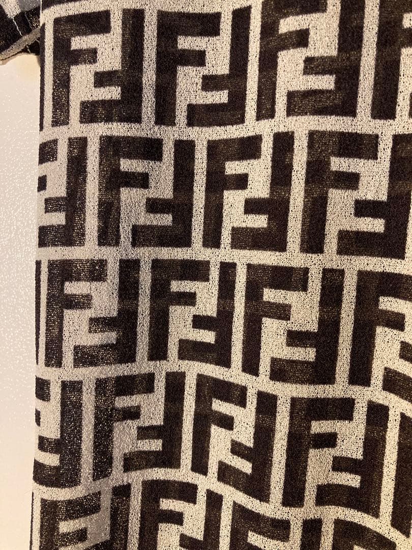 Fendi ロゴパターン Tシャツ
