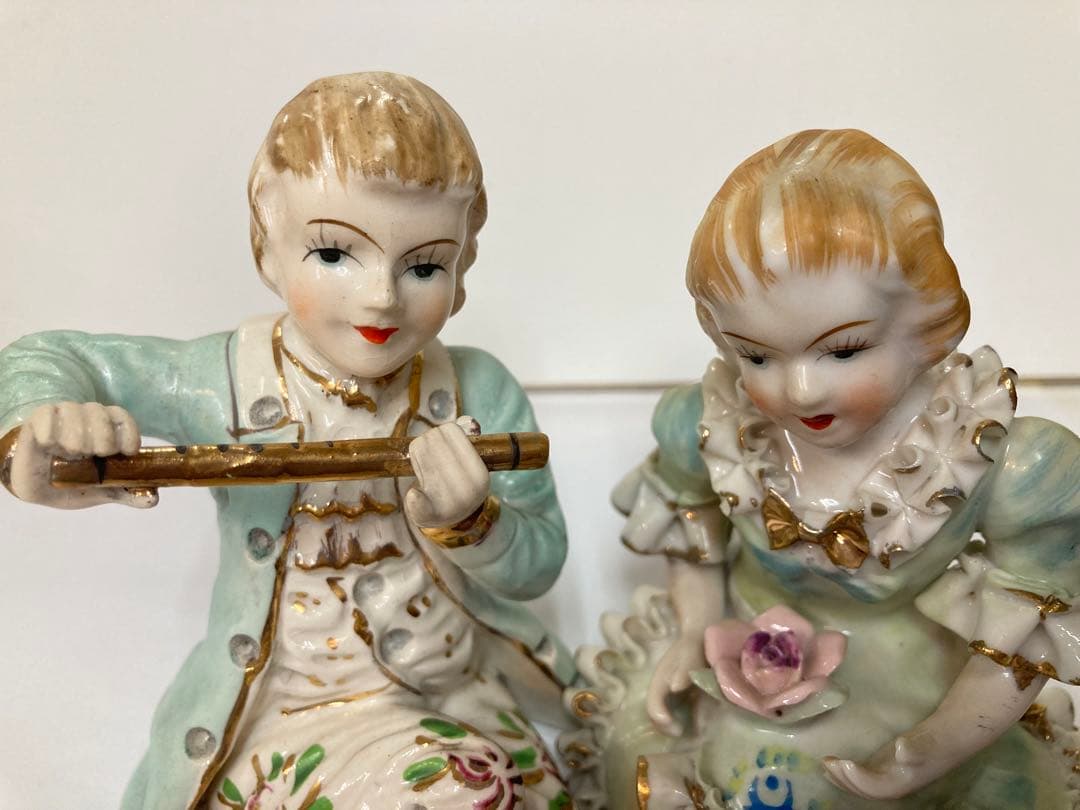 ［値引き中］フルート少年と花少女の陶器像