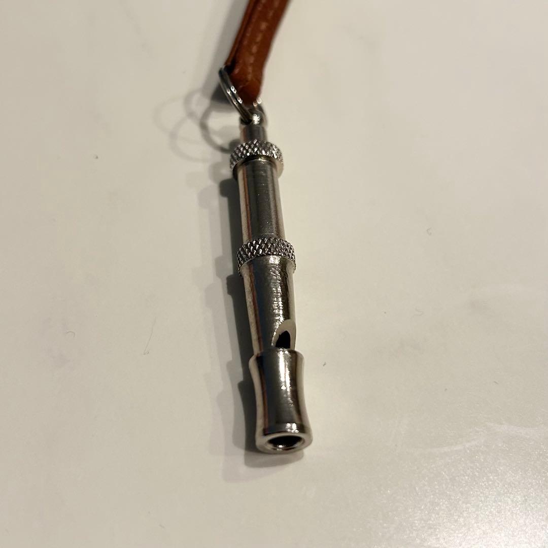 HERMÈS ホイッスル型ネックレス ブラウン　犬笛
