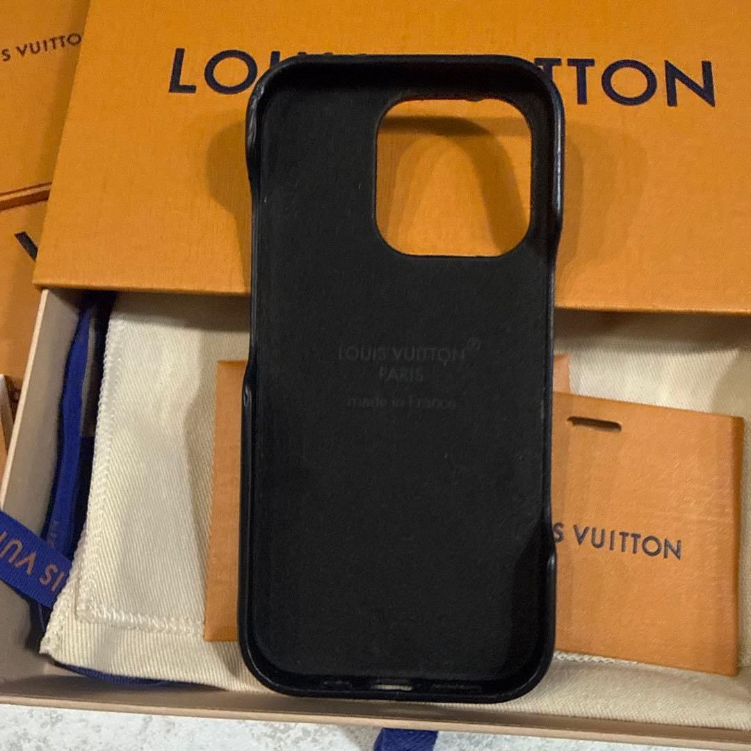 美品★Louis Vuitton iPhone16 pro 用ケース
