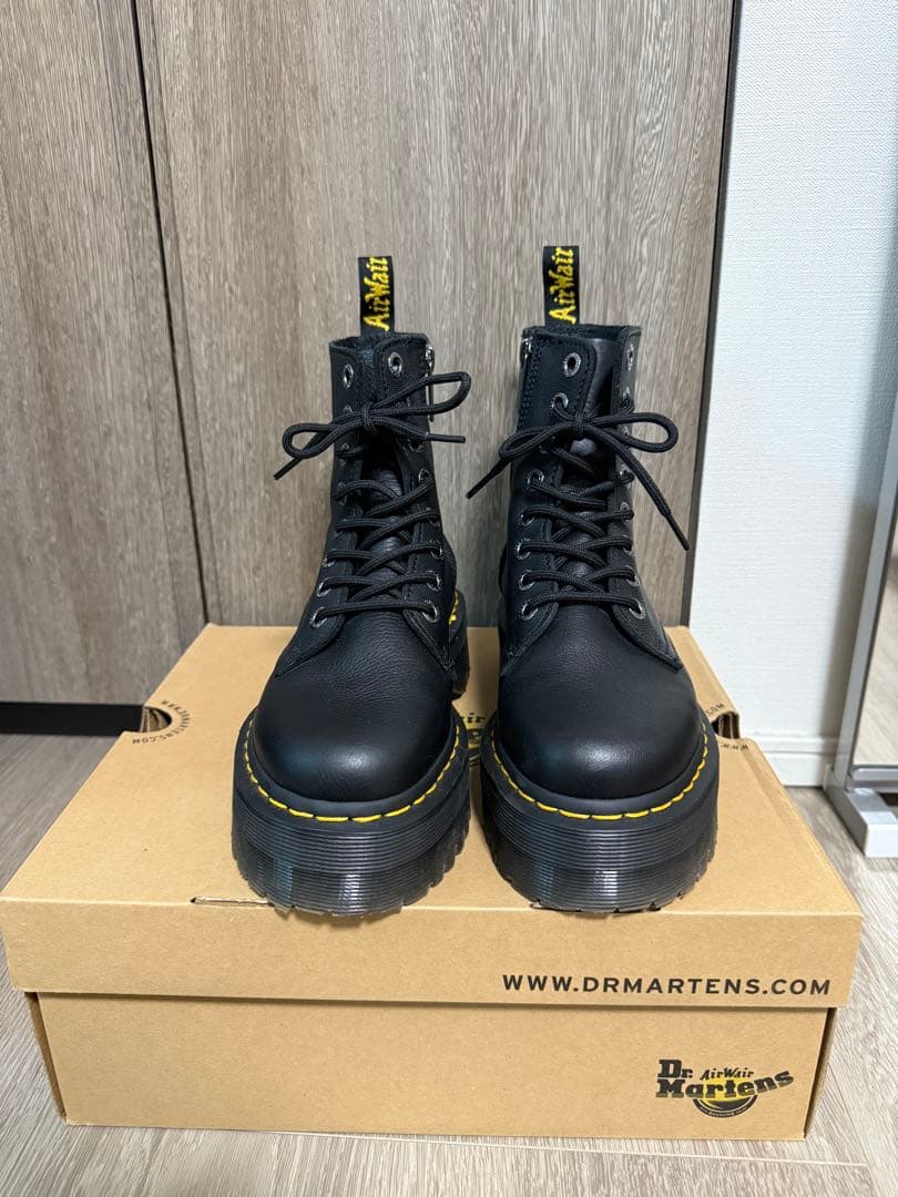 ドクターマーチン ブーツ