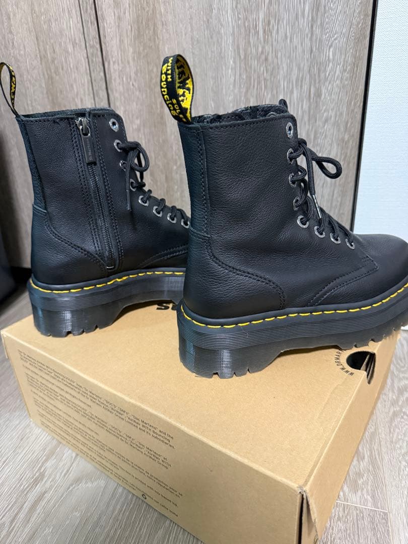 ドクターマーチン ブーツ