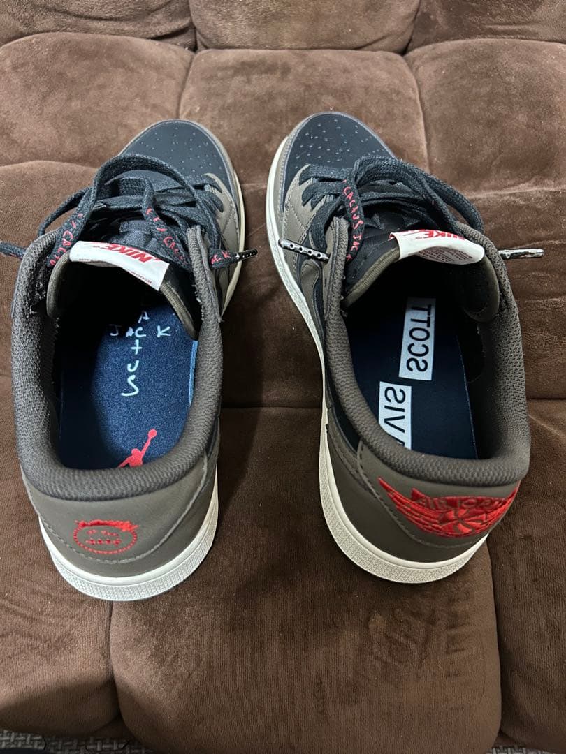 Travis Scott × Nike Air Jordan 1 Low