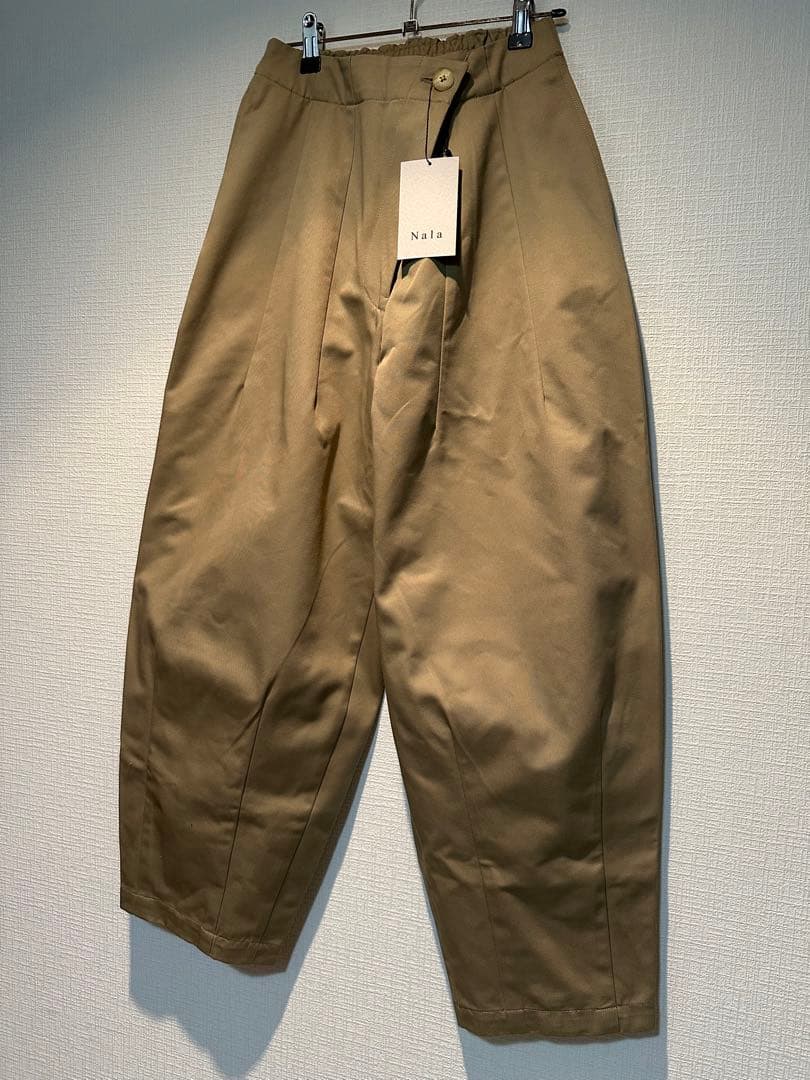【新品】nala コクーンチノパンツベージュ S