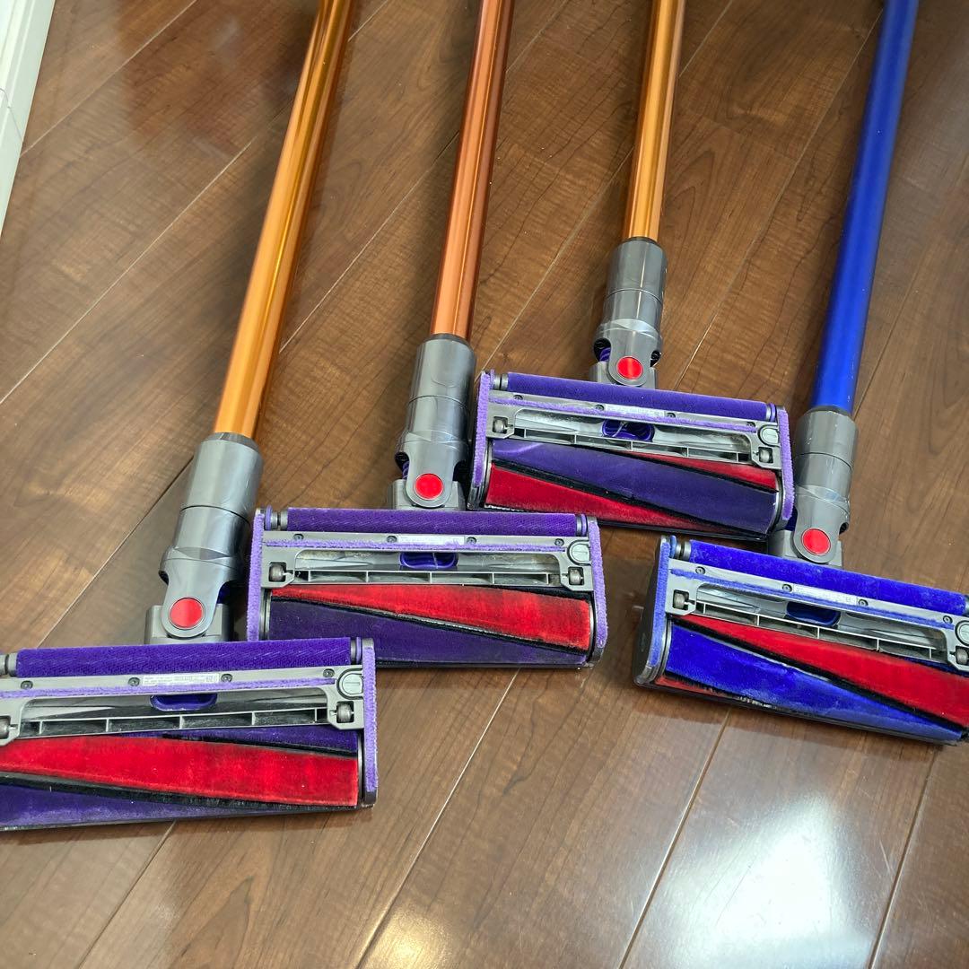 ダイソン　ジャンク品　本体３個 ＋ 未使用パーツ