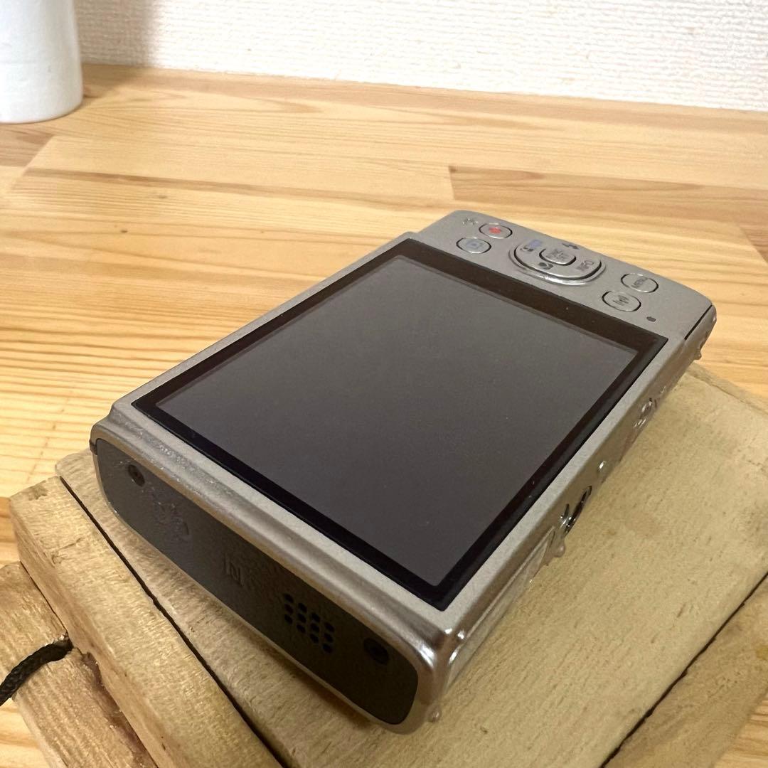 入手困難　Canon IXY 650 コンパクトデジタルカメラ　シルバー