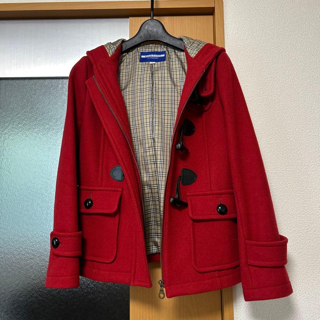 美品　バーバリー　ブルーレーベル　赤ダッフルコート