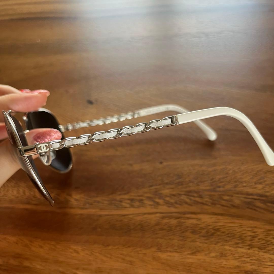 CHANEL アビエーターサングラス シルバー/ホワイト　ケース付き