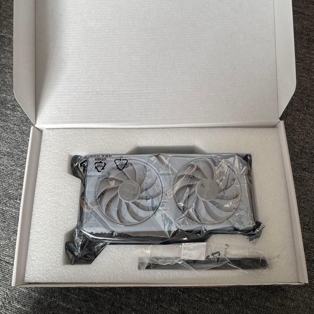 グラフィックボード・グラボ・ビデオカード ASUS GeForce RTX 4070 Super OC 12GB