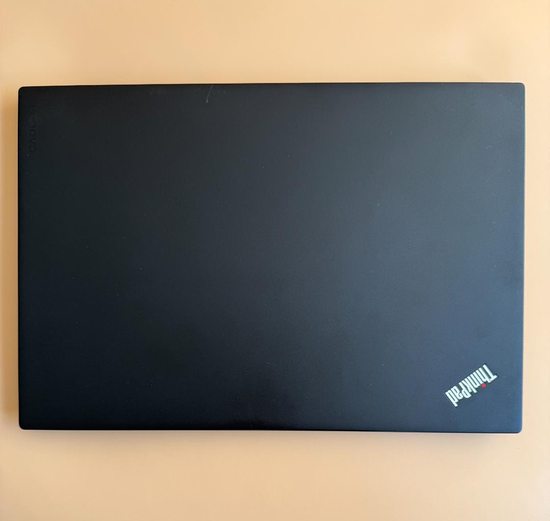 ThinkPad T470s 本体。おまけつけました。