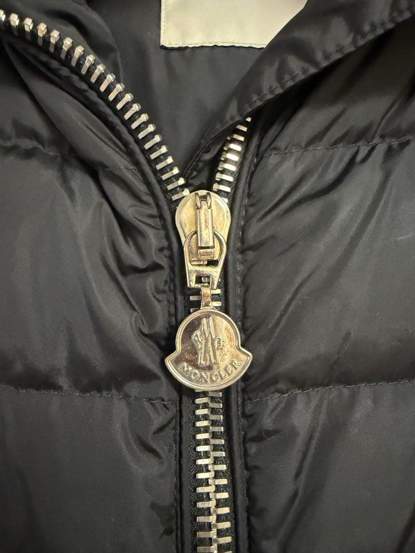 Moncler ブラックダウンジャケット　オロフィン