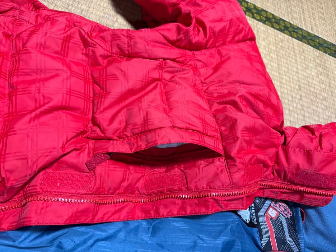 Burtonスノーボードウエア　ダウン