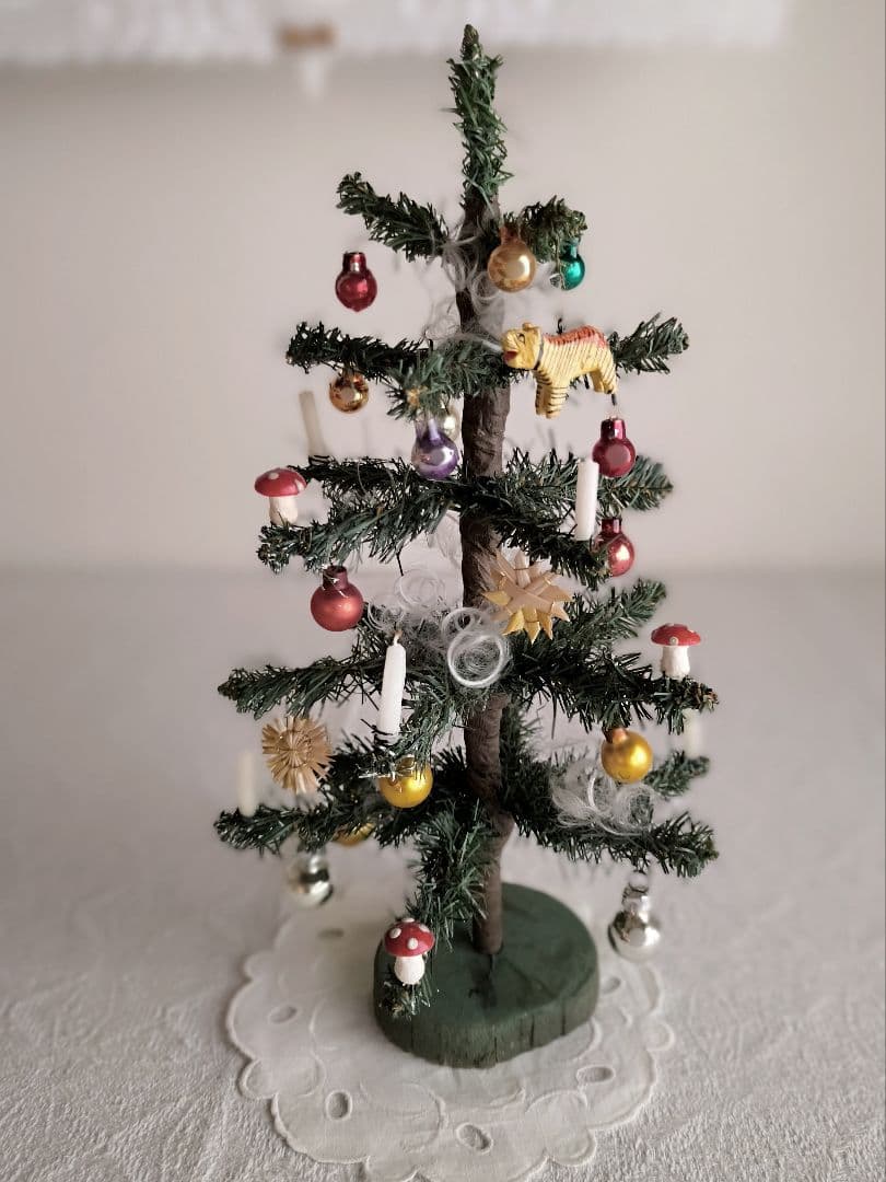 * antique ❀ キュートなオーナメント達と 本物のキャンドル * ツリー