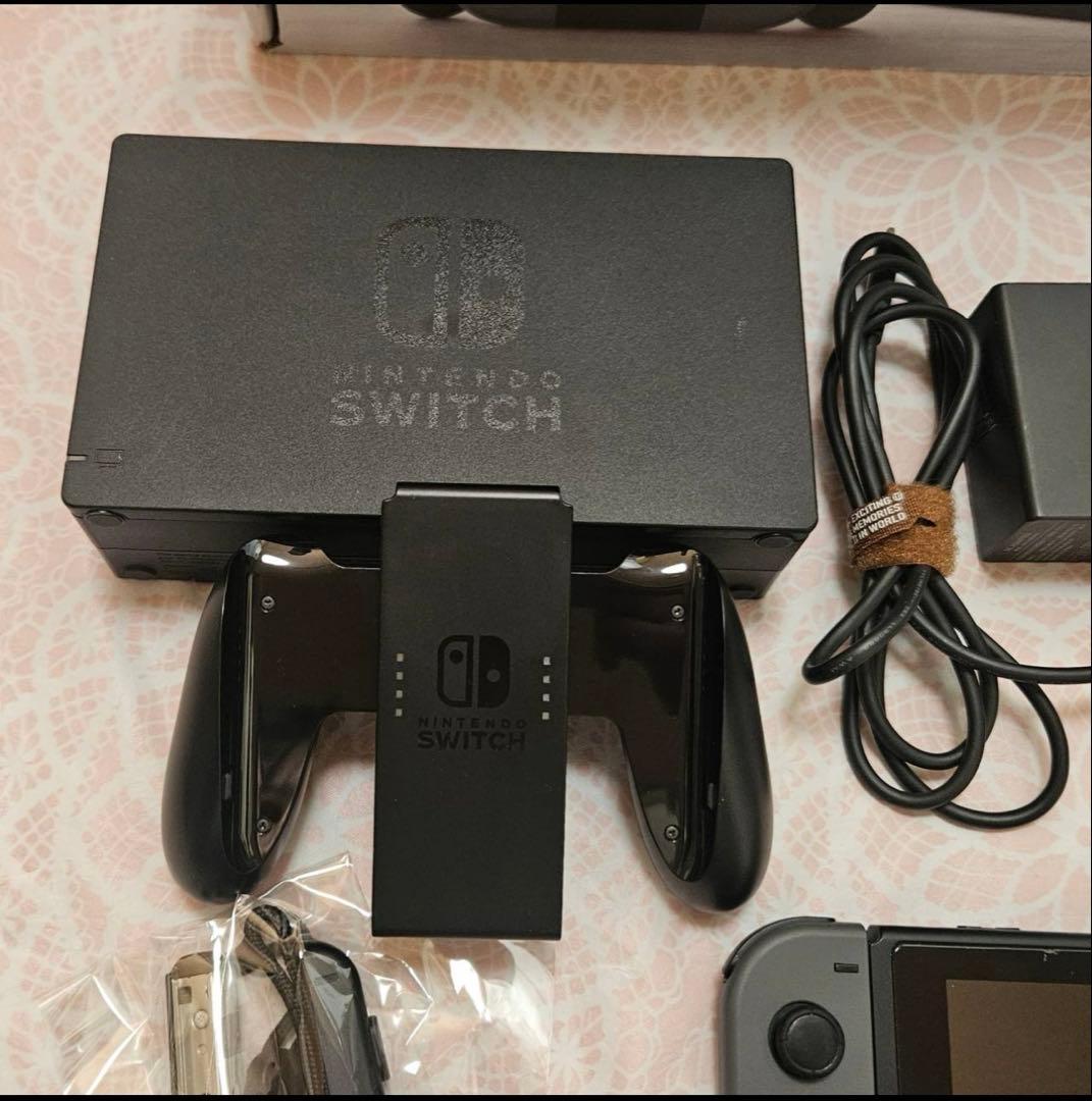 美品 完品 Nintendo Switch 本体 グレー Joy-Con