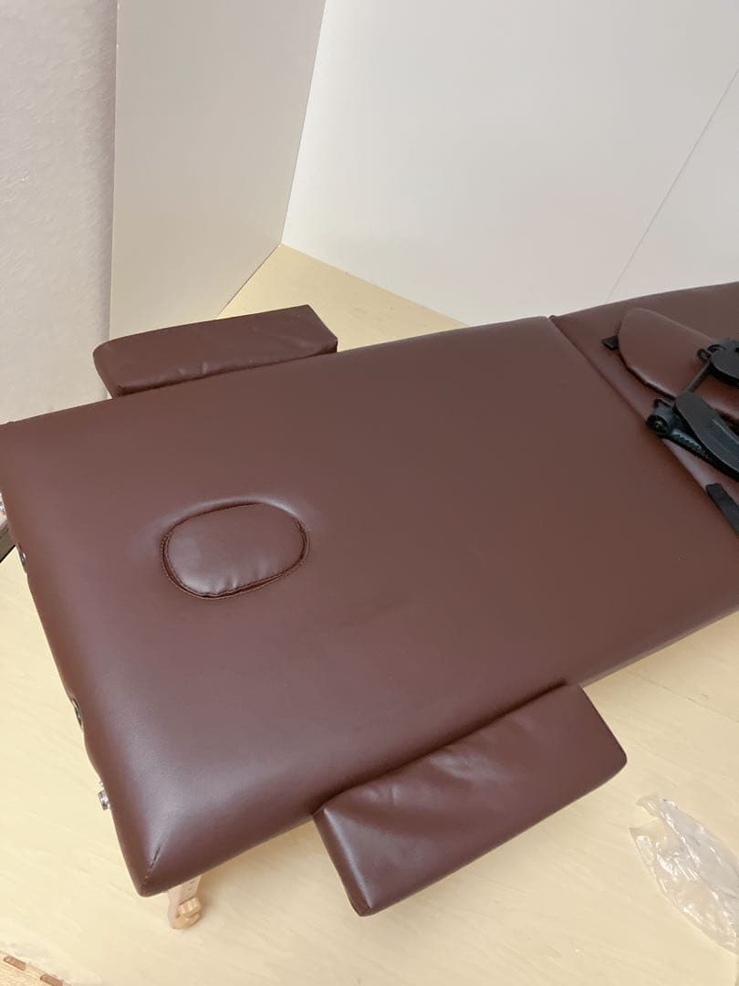 未使用　折りたたみ　エステベッド　マッサージベッド　持ち運びカバー付き