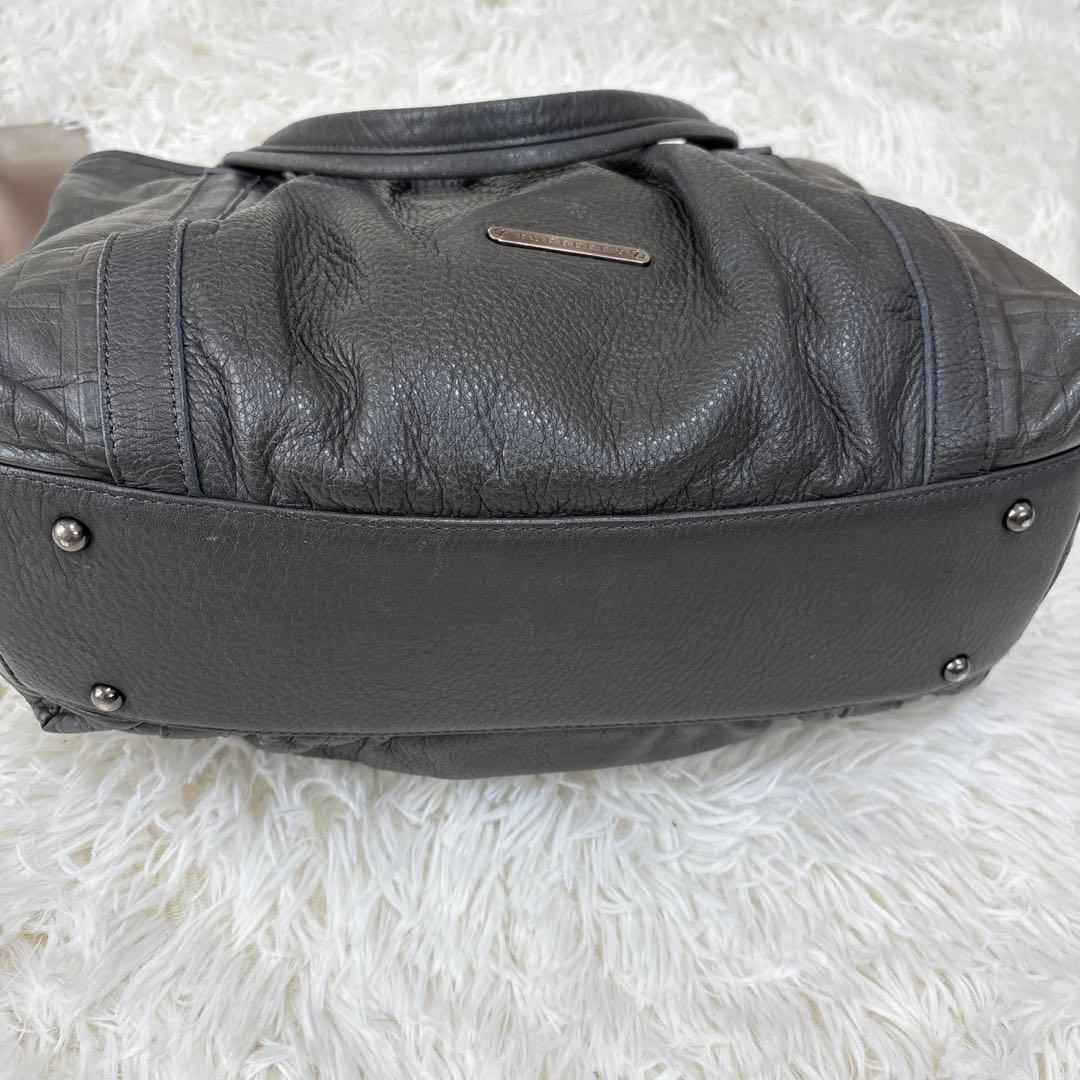 バーバリー バ　トートバッグ A4サイズ収納 エンボスチェック ギャザー レザー