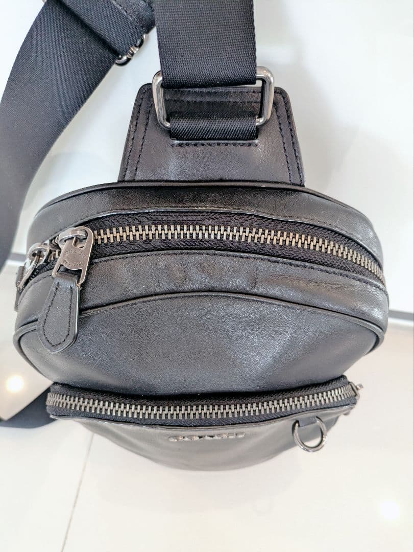 コーチ　COACH　ワンショルダー スリングボディバッグ　グラハム