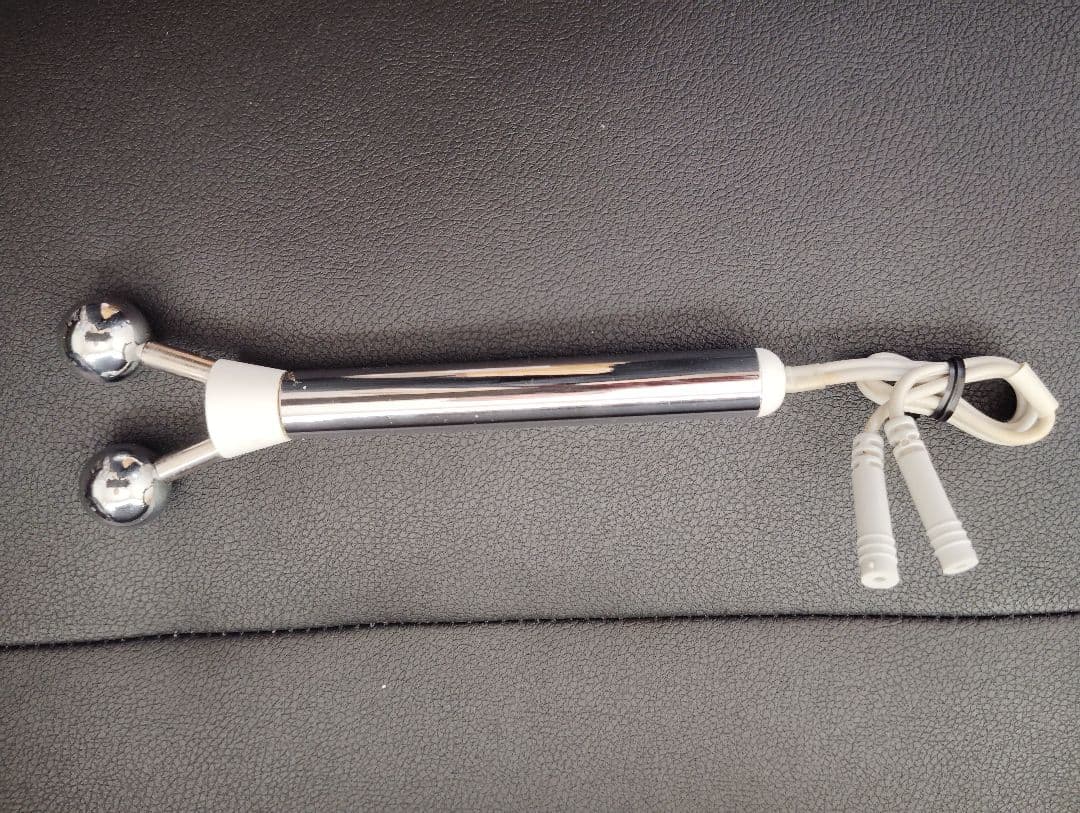 パルスクイーズプラス美顔器　EMS★ボディ＆フェイシャル★ラ・パルレ