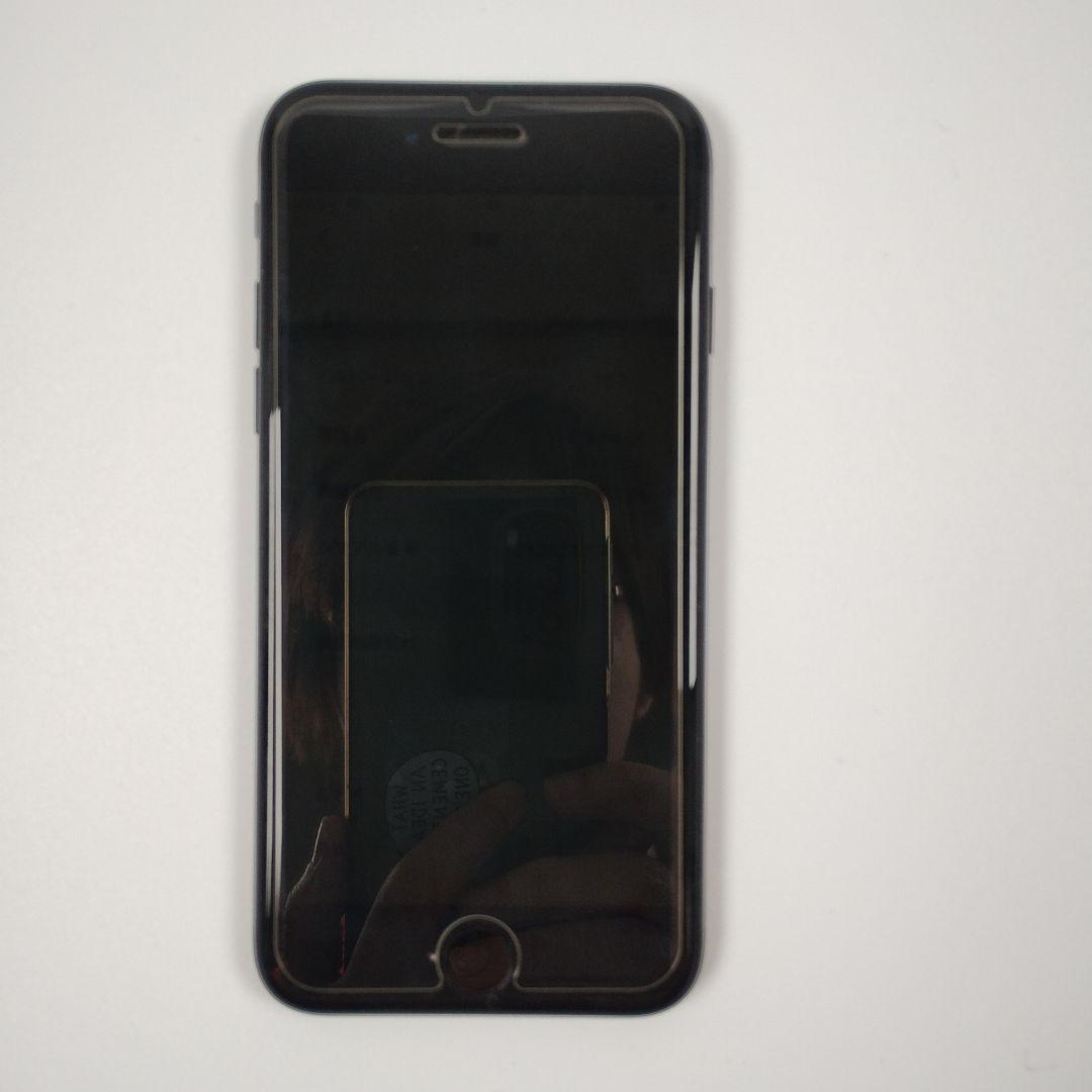 Apple iPhone SE 本体（第2世代）64G　SIMフリー