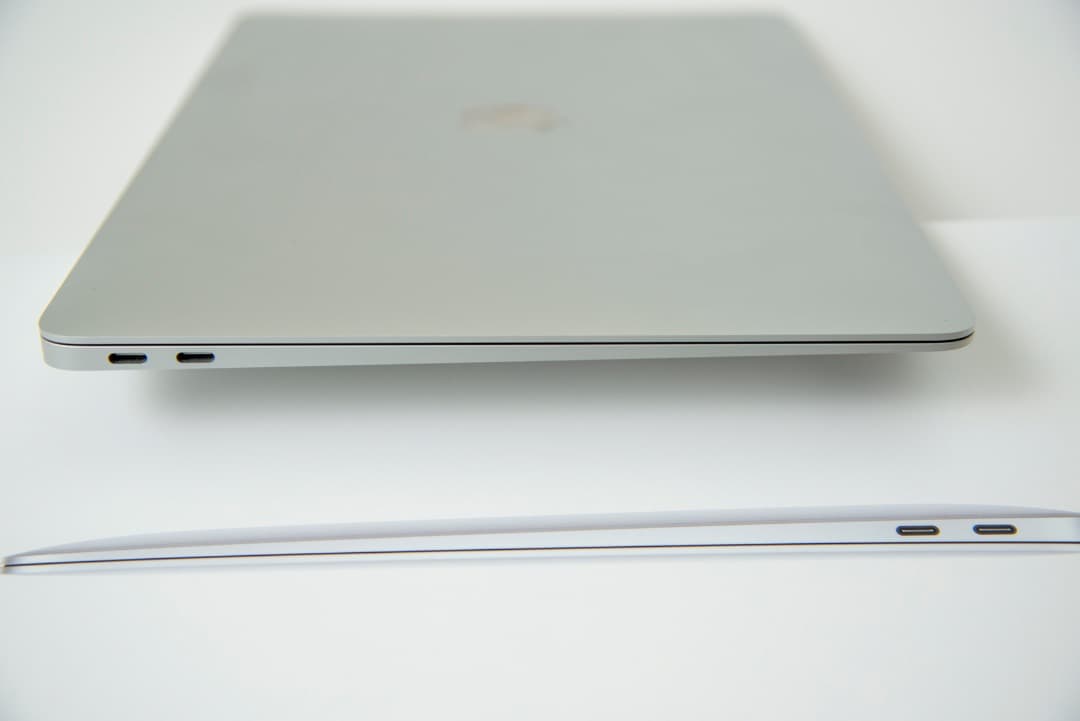 Apple Mac book M1 Air 2020 256GB 本体箱付