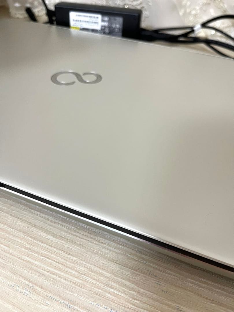 富士通LIFEBOOK FMVN90E2G