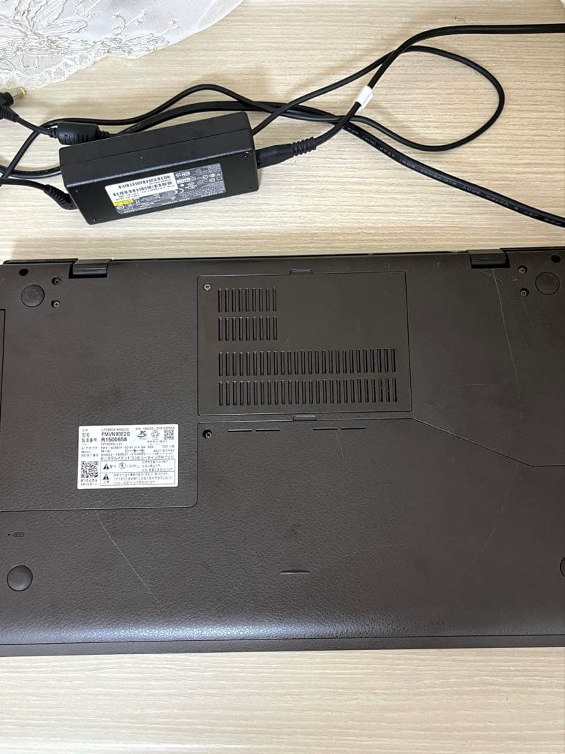 富士通LIFEBOOK FMVN90E2G