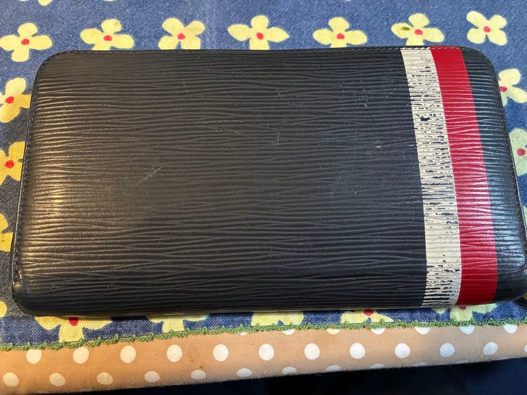 激レア】LOUIS VUITTON ジッピーウォレットエピ限定モデル長財布