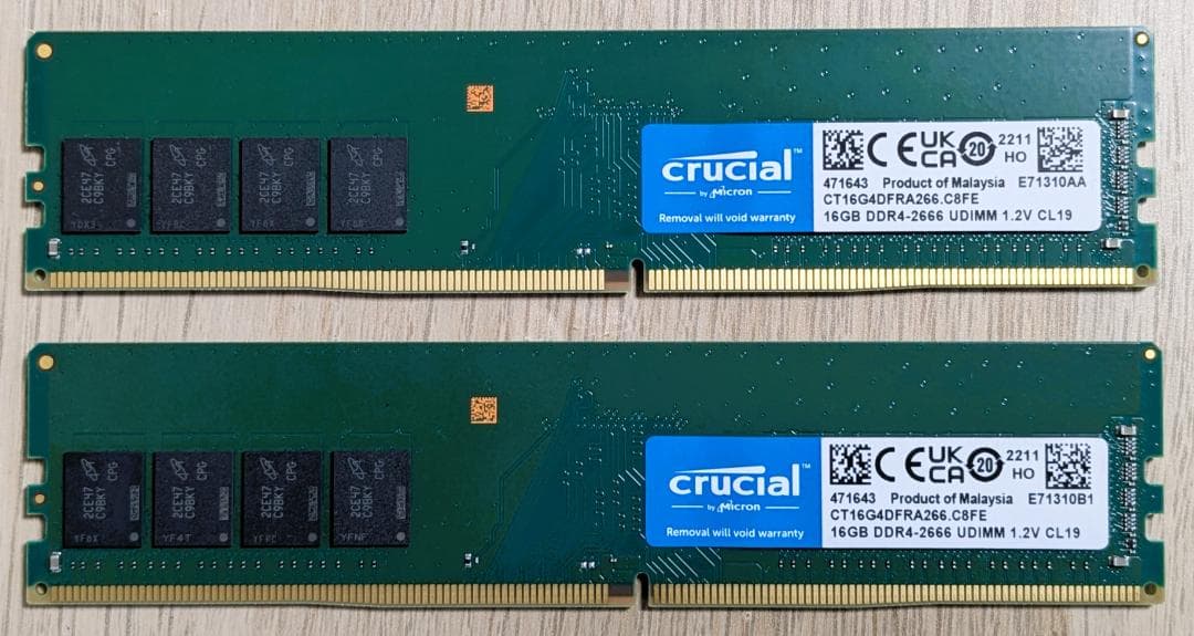 Crucial 32GB DDR4 (16GB x 2枚) DIMM メモリー