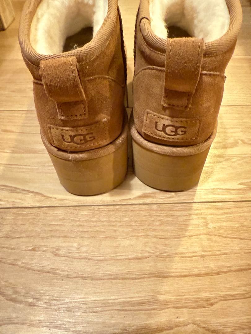 新品UGGレディース Classic UltraMini Platformブーツ